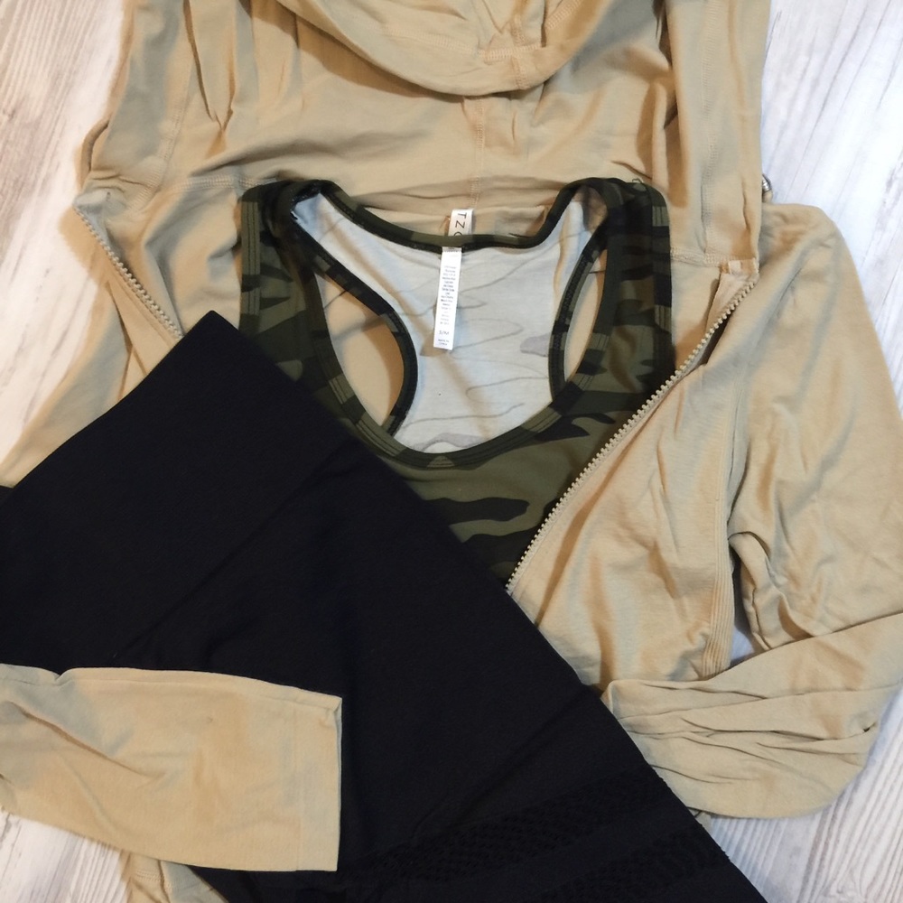 🏃‍♀️ Capri sheer insert bottoms - Picture 3 of 4